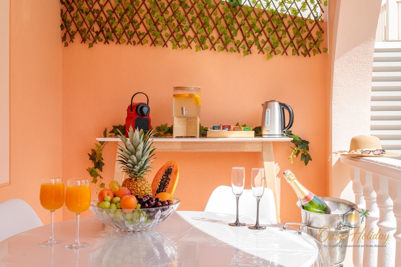 Mesa de desayuno en la terraza